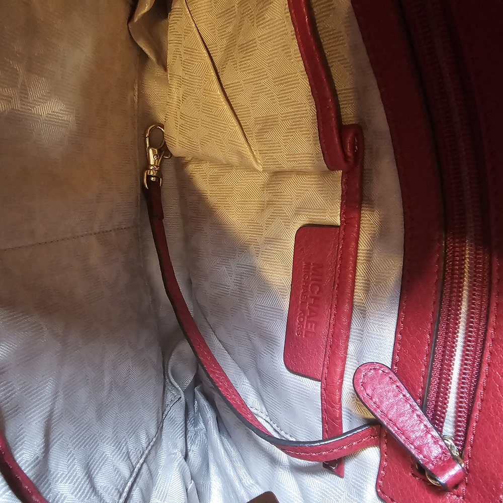 Micheal Kors Red Leather Shoulder Bag - Picture 6 of 6